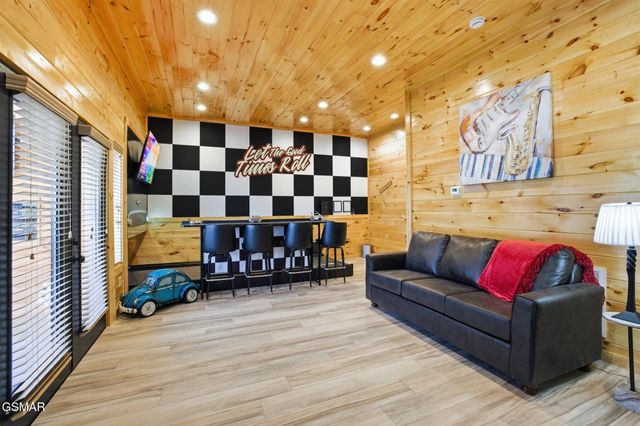 939 Pine Valley Way, Sevierville, TN 37862