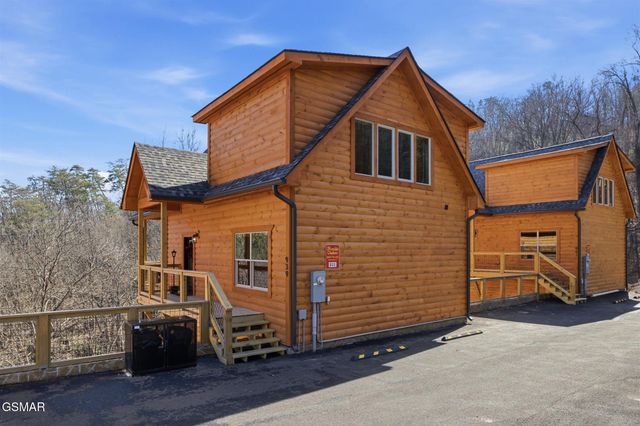 939 Pine Valley Way, Sevierville, TN 37862