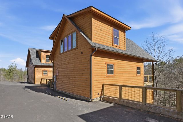 939 Pine Valley Way, Sevierville, TN 37862