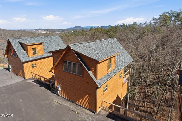 939 Pine Valley Way, Sevierville, TN 37862