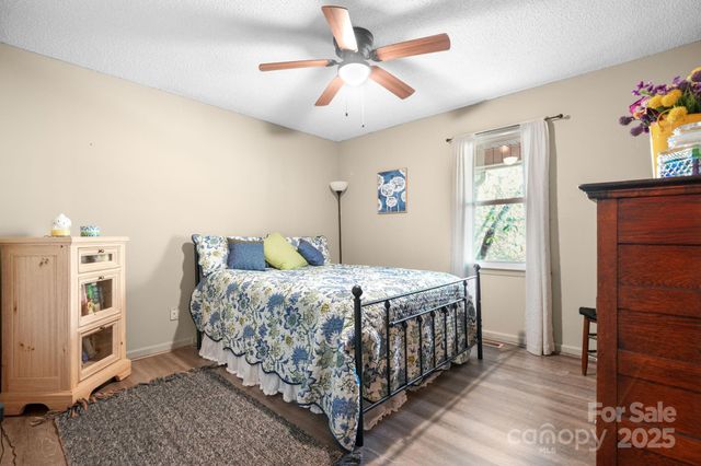 4441 Snyders Way, Lenoir, NC 28645