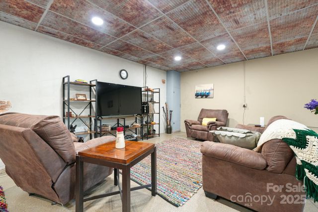 4441 Snyders Way, Lenoir, NC 28645