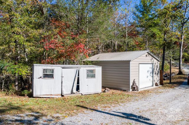 4441 Snyders Way, Lenoir, NC 28645