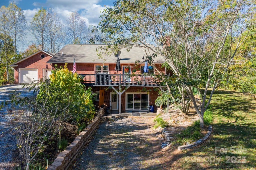 4441 Snyders Way, Lenoir, NC 28645