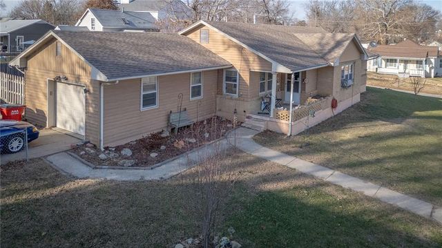 126 N 17th Street, Lexington, MO 64067