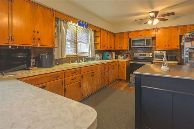 126 N 17th Street, Lexington, MO 64067