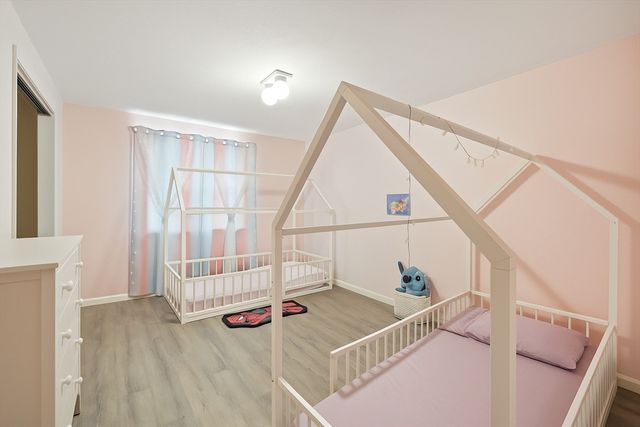 28 Holy Cross St., Springfield, MA 01104