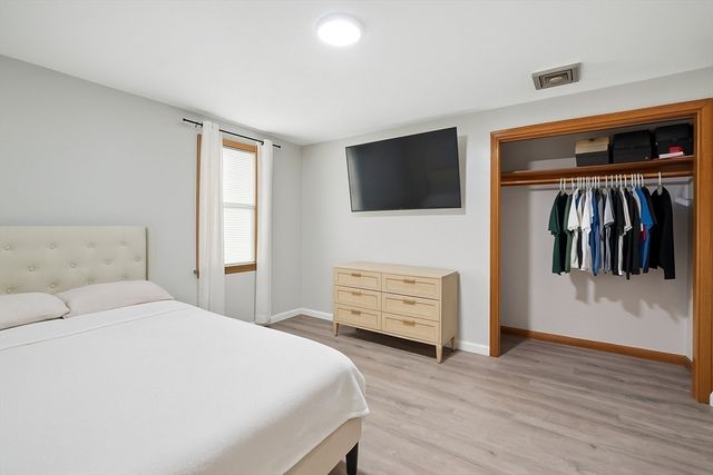 28 Holy Cross St., Springfield, MA 01104
