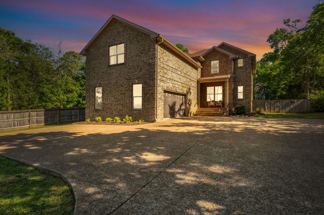 540 Peach Valley Road, Gallatin, TN 37066