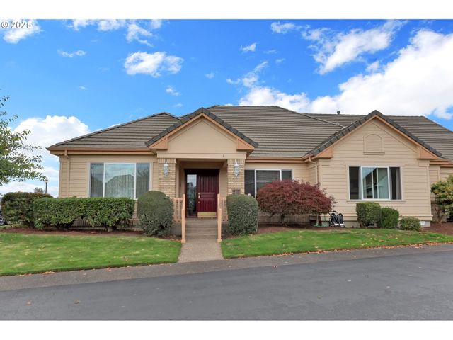 1789 LAKE SHORE Dr, Eugene, OR 97408