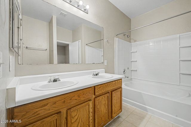 2223 E ANDALUSIAN Loop, San Tan Valley, AZ 85140