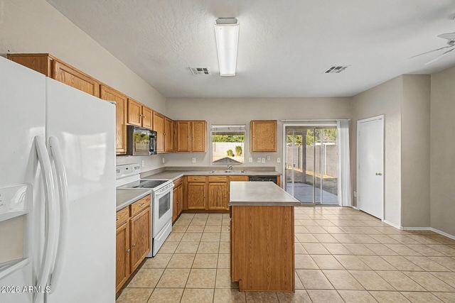 2223 E ANDALUSIAN Loop, San Tan Valley, AZ 85140