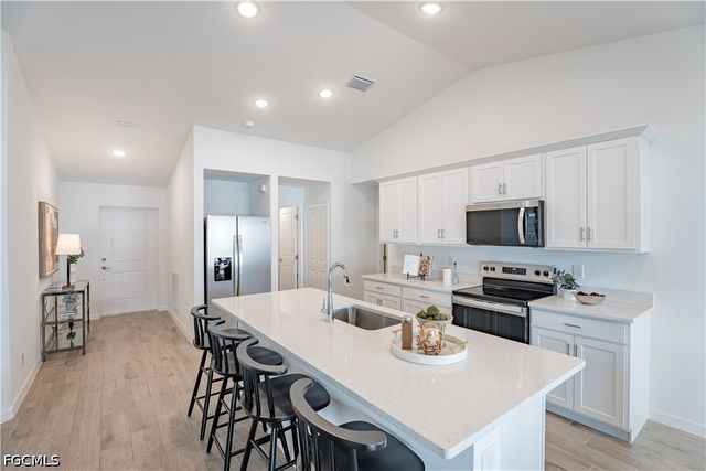 1906 NE 13th PL, Cape Coral, FL 33909