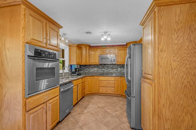 298 Langford Rd, Waverly, TN 37185