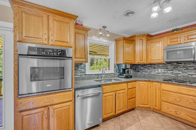 298 Langford Rd, Waverly, TN 37185