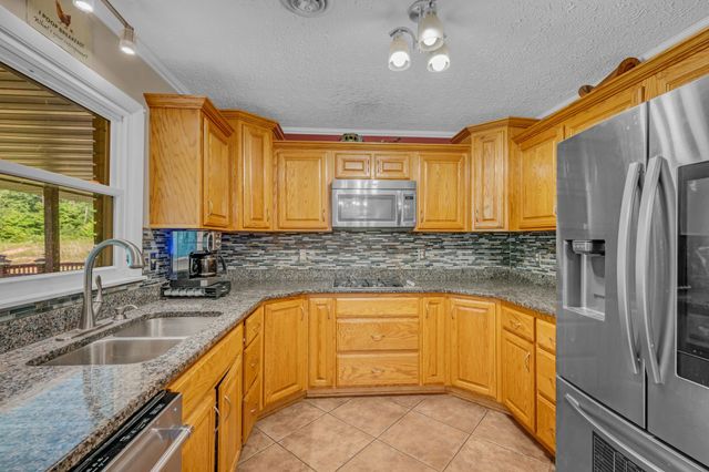 298 Langford Rd, Waverly, TN 37185