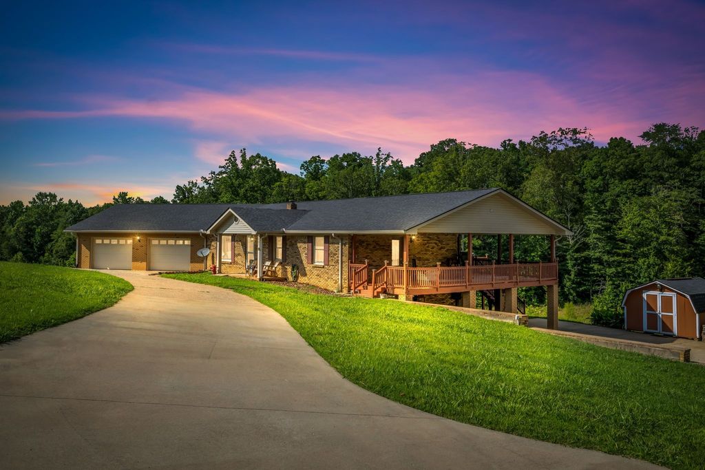 298 Langford Rd, Waverly, TN 37185