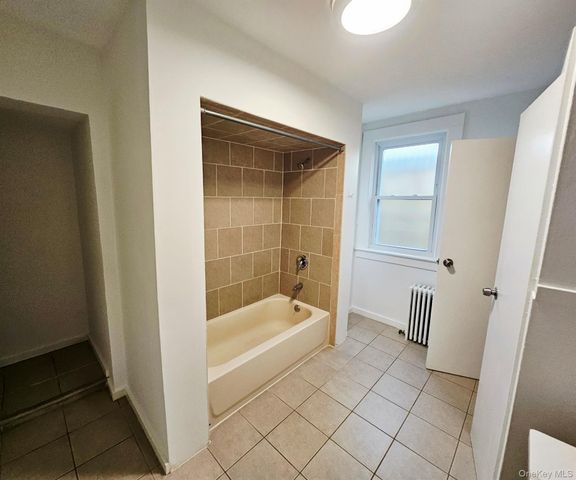 22 Ford Street 1, Glen Cove, NY 11542