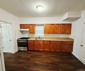 22 Ford Street 1, Glen Cove, NY 11542