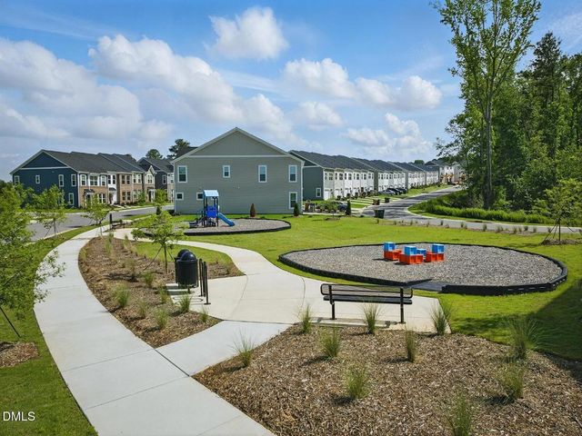 444 White Oak Garden Way 323, Garner, NC 27529