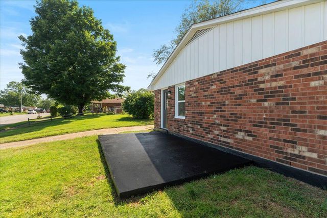 634 Hollow Creek Road, Lexington, KY 40511
