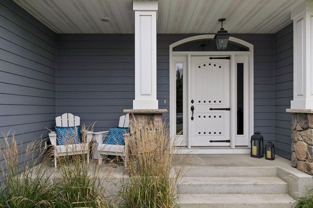 1610 Manchester Place, Waconia, MN 55387