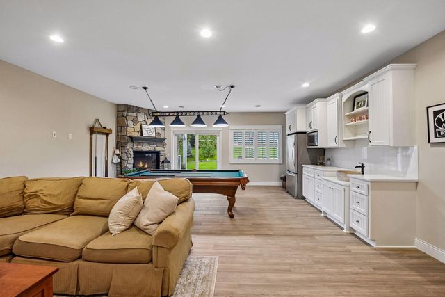 1610 Manchester Place, Waconia, MN 55387