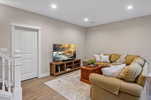 1610 Manchester Place, Waconia, MN 55387