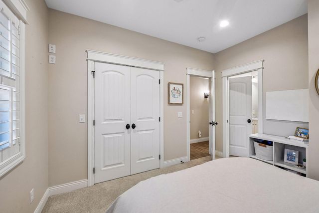 1610 Manchester Place, Waconia, MN 55387