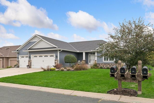 1610 Manchester Place, Waconia, MN 55387