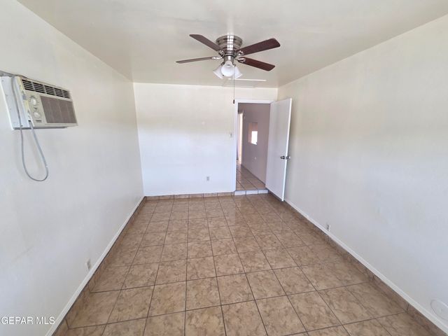 350 HOURGLASS Drive, El Paso, TX 79915