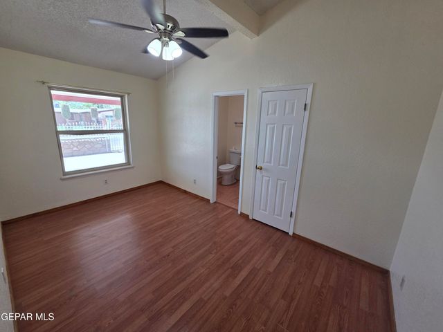 350 HOURGLASS Drive, El Paso, TX 79915