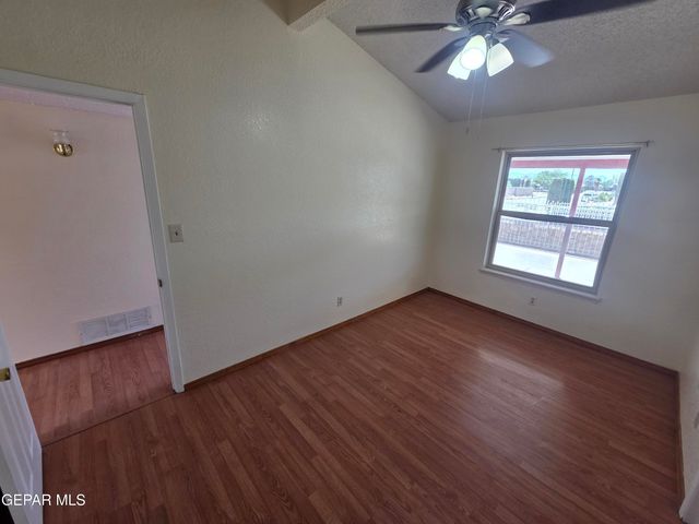 350 HOURGLASS Drive, El Paso, TX 79915
