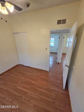 350 HOURGLASS Drive, El Paso, TX 79915
