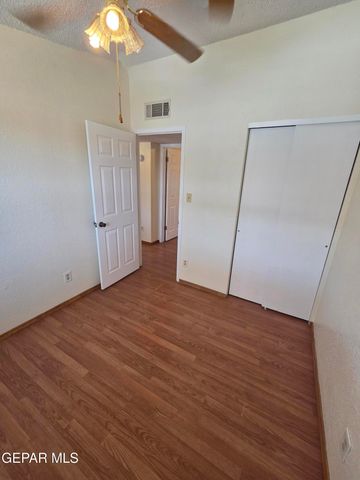 350 HOURGLASS Drive, El Paso, TX 79915