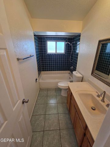 350 HOURGLASS Drive, El Paso, TX 79915