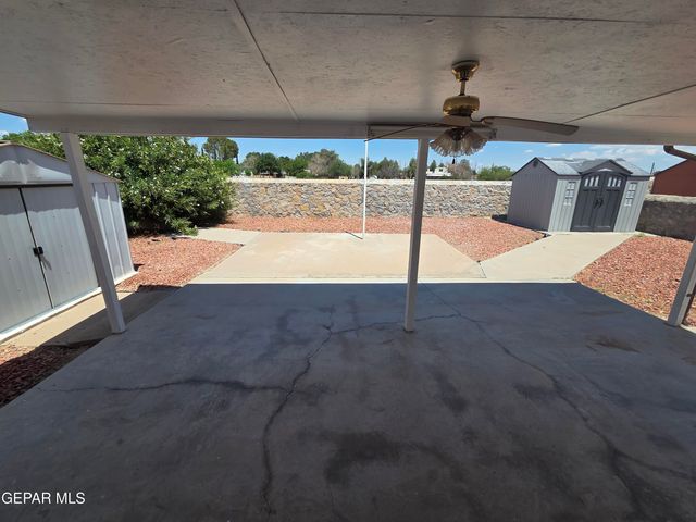 350 HOURGLASS Drive, El Paso, TX 79915