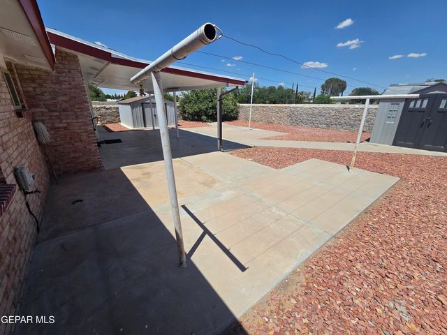 350 HOURGLASS Drive, El Paso, TX 79915