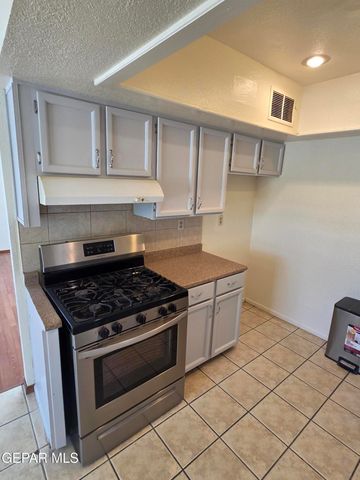350 HOURGLASS Drive, El Paso, TX 79915
