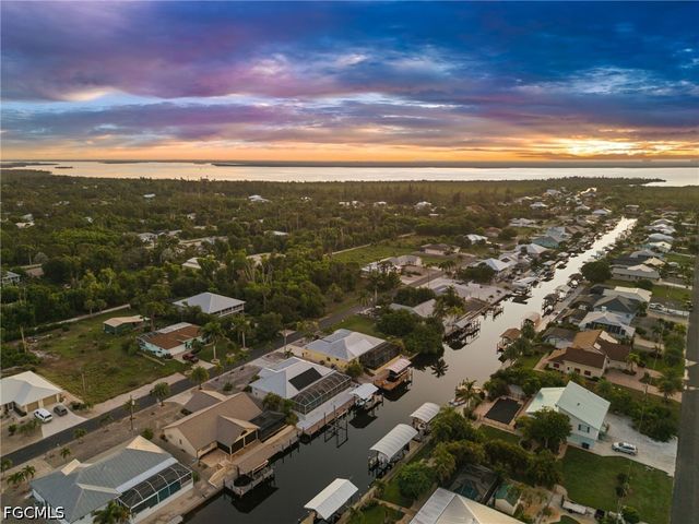 3795 Manatee DR, St James City, FL 33956