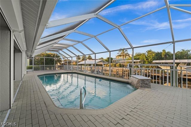 3795 Manatee DR, St James City, FL 33956