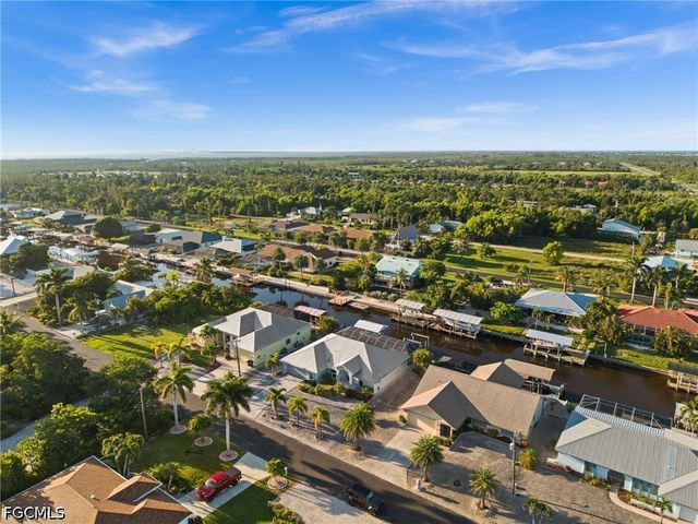 3795 Manatee DR, St James City, FL 33956