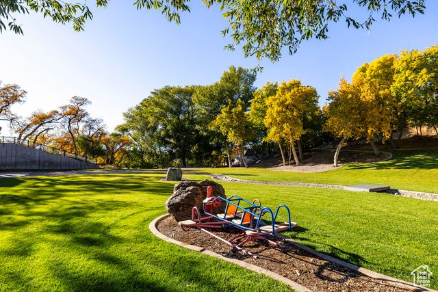 388 QUAIL RUN RD, Farmington, UT 84025