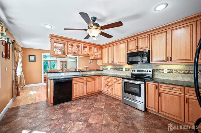 13 Tara Lin Drive, Hazlet, NJ 07730