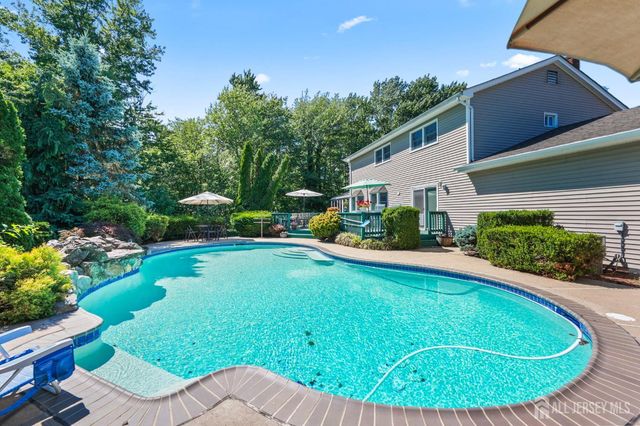 13 Tara Lin Drive, Hazlet, NJ 07730