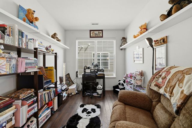 561 Autumn Circle, Pingree Grove, IL 60140