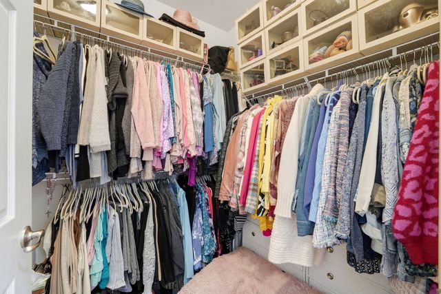 561 Autumn Circle, Pingree Grove, IL 60140