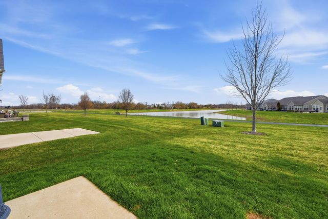 561 Autumn Circle, Pingree Grove, IL 60140