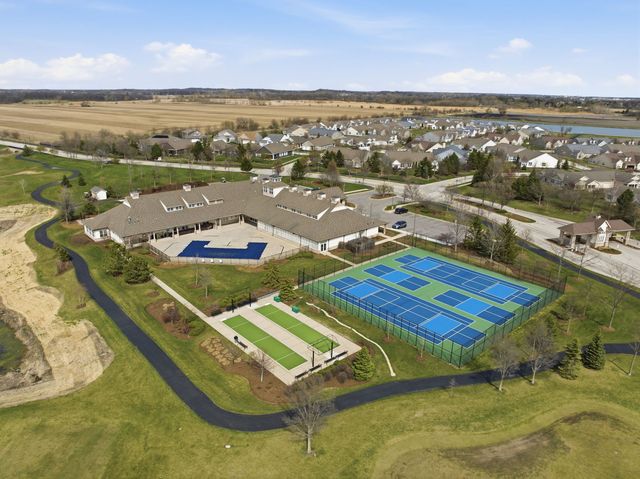 561 Autumn Circle, Pingree Grove, IL 60140