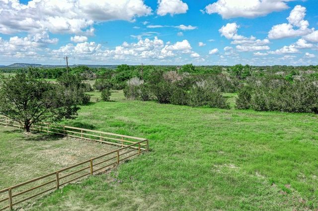 51 Private Road 901, Florence, TX 76527